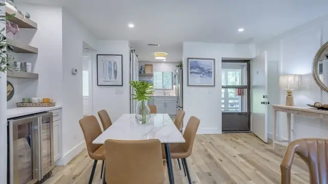 Dining area at Fiddler’s Cove 24E